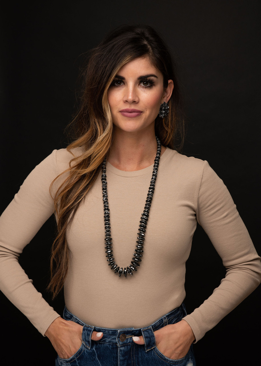 36" Faux Navajo Pearl and Black Disc Necklace