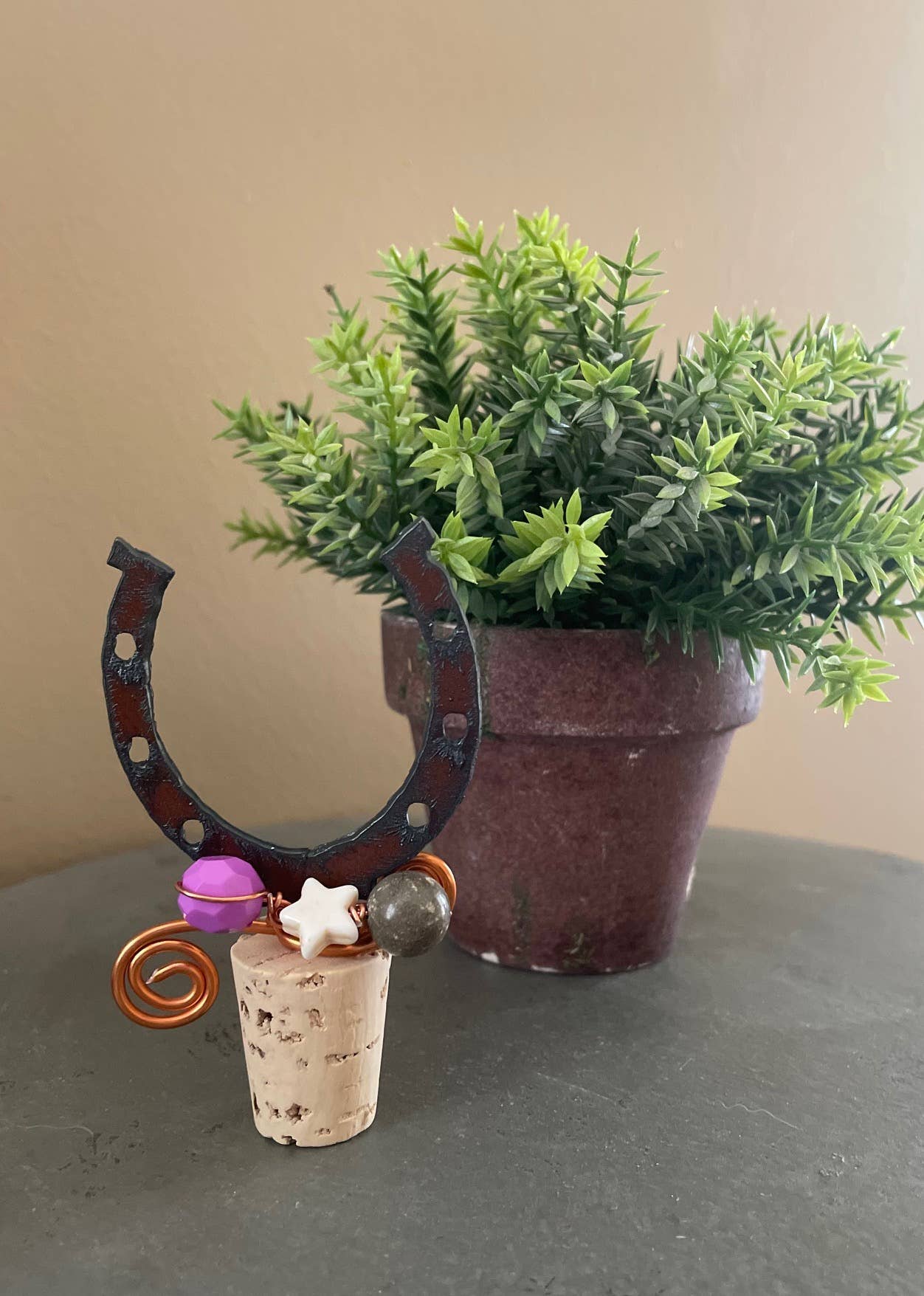 Rustic Horseshoe Wine Bottle Stopper – Beaded Decorative Cork Stopper – Western Kitchen Gift