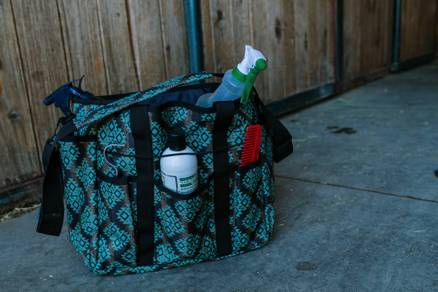 Horse Grooming Tote Bag – Multi-Pocket Grooming Organizer for Barn & Shows
