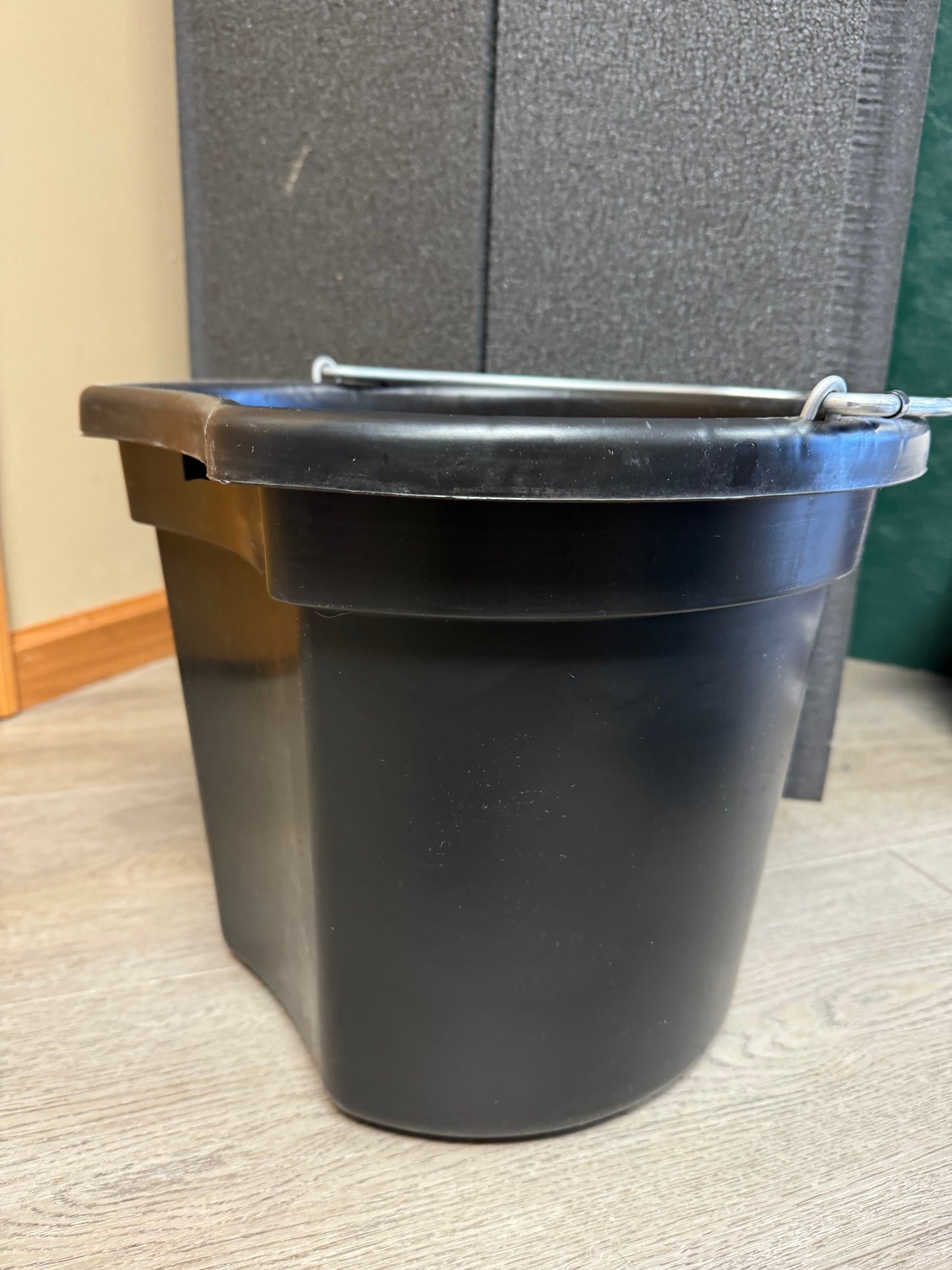 5 Gallon Flat Back Bucket