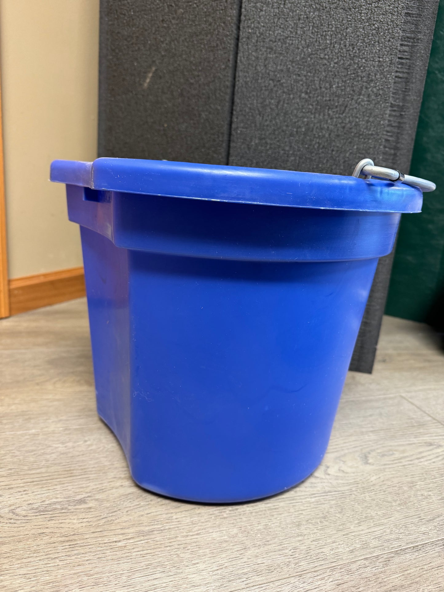 5 Gallon Flat Back Bucket