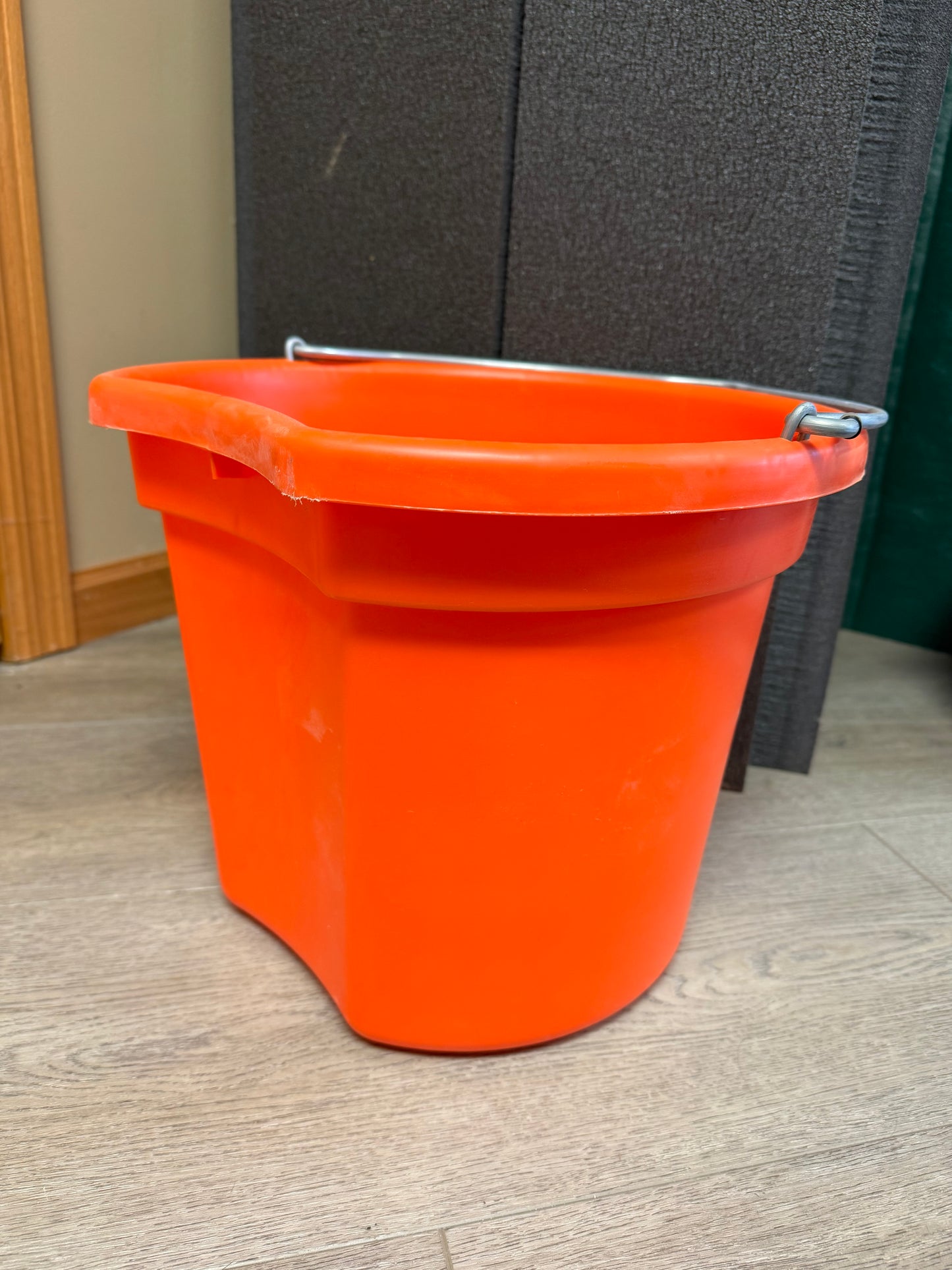 5 Gallon Flat Back Bucket