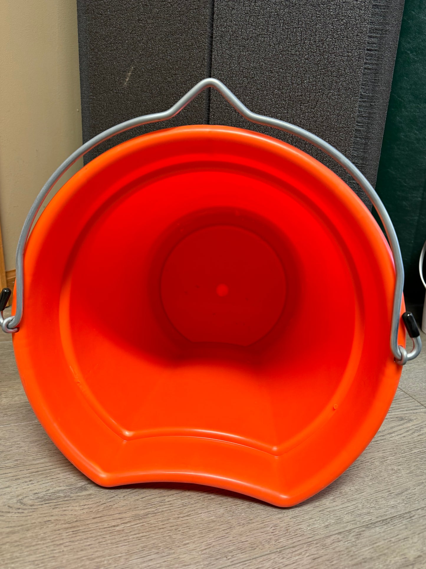 5 Gallon Flat Back Bucket