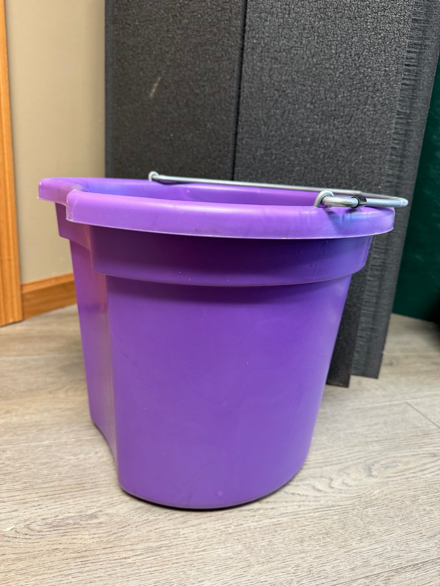 5 Gallon Flat Back Bucket